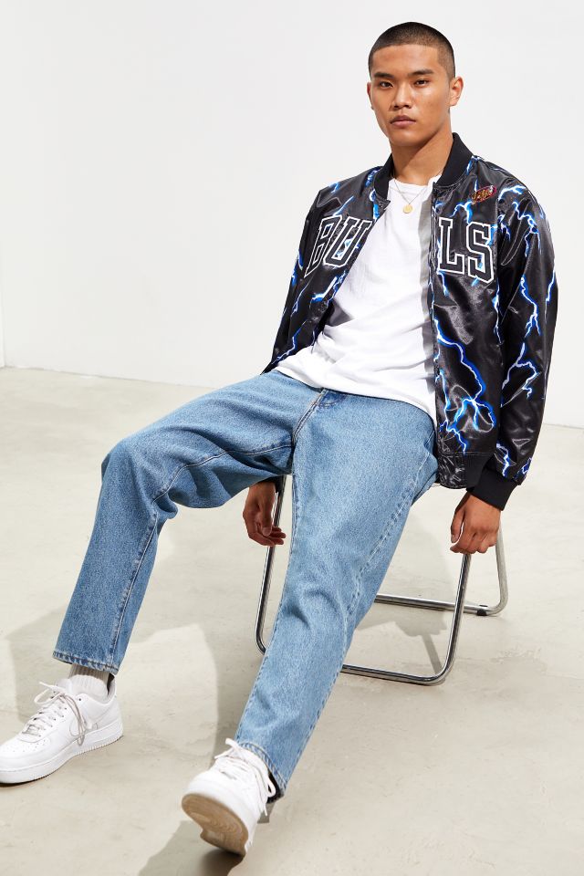 Mitchell & Ness Chicago Bulls Lightweight Satin Bomber Jacket  Urban  Outfitters Japan - Clothing, Music, Home & Accessories