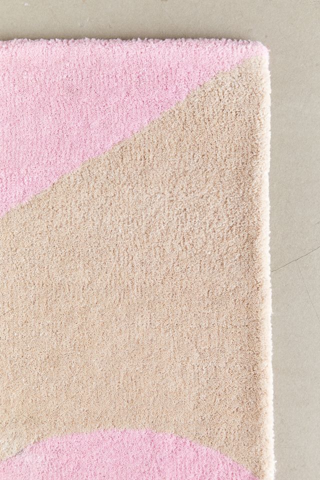 Ugly Rugly UO Exclusive Chroma Tufted Rug | Urban Outfitters