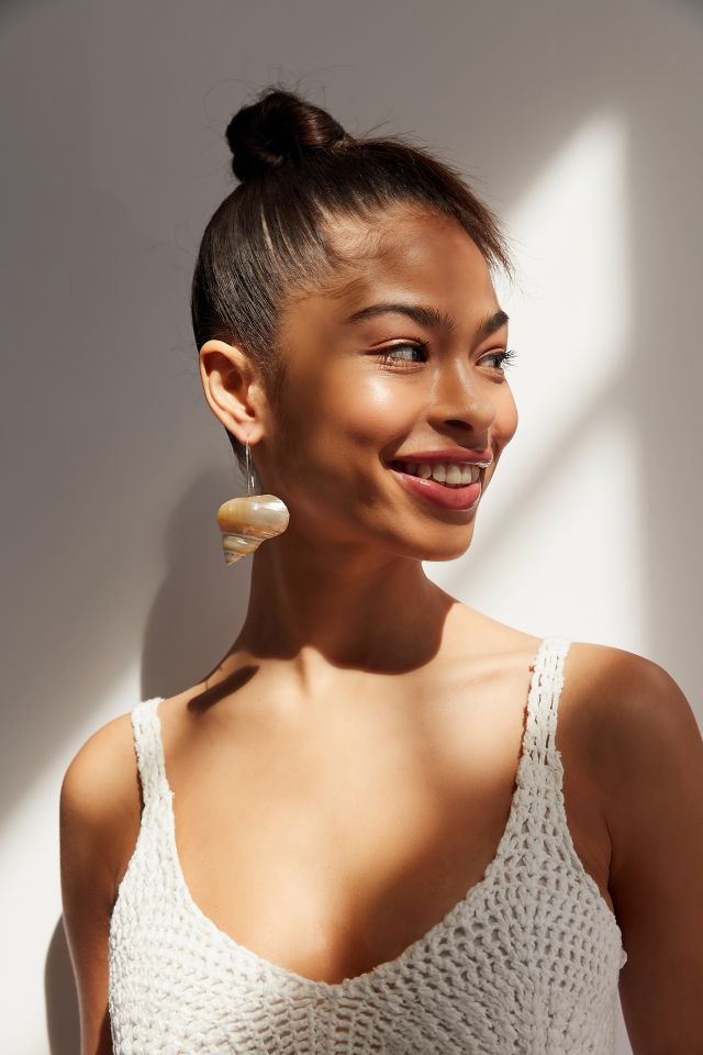 Luiny Turbo Shell Earring