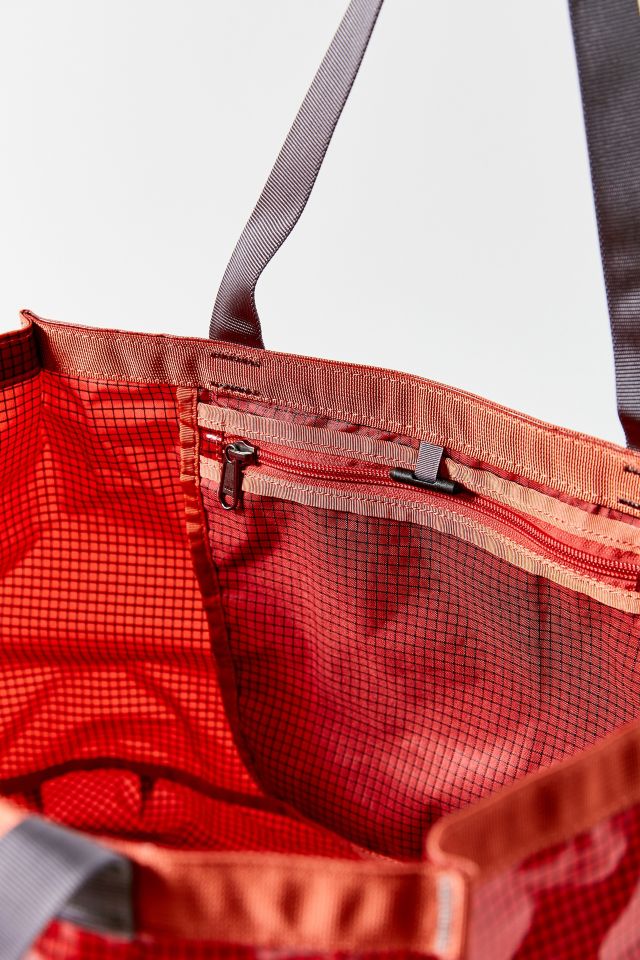 Patagonia Black Hole® Gear 28L Tote Bag | Urban Outfitters