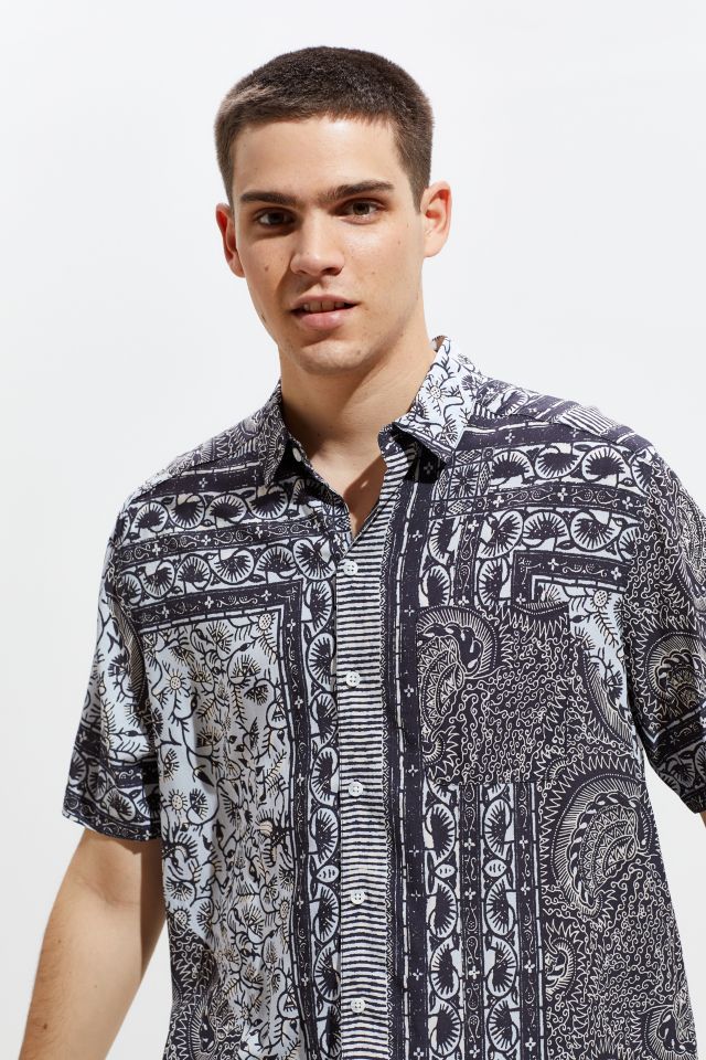 UO Placed Batik Rayon Short Sleeve Button-Down Shirt | Urban Outfitters