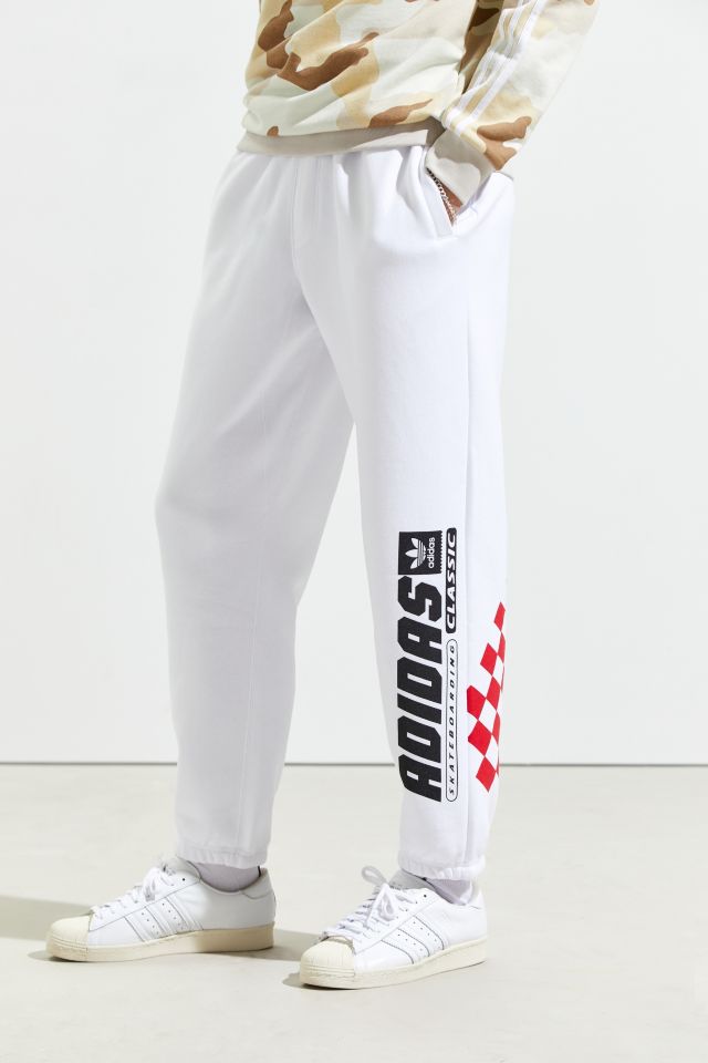 Adidas skateboarding best sale classic joggers