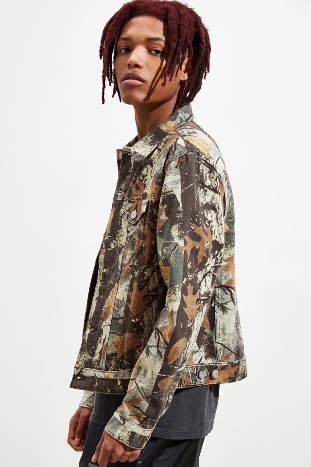 Camo jacket hotsell urban outfitters