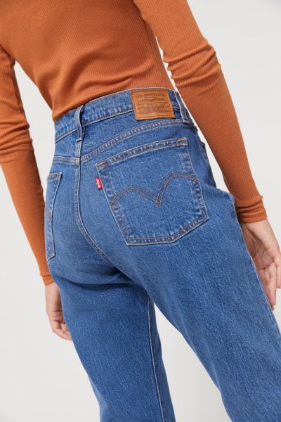 Levi’s Wedgie High-Waisted Jean – Charleston Moves | Urban Outfitters