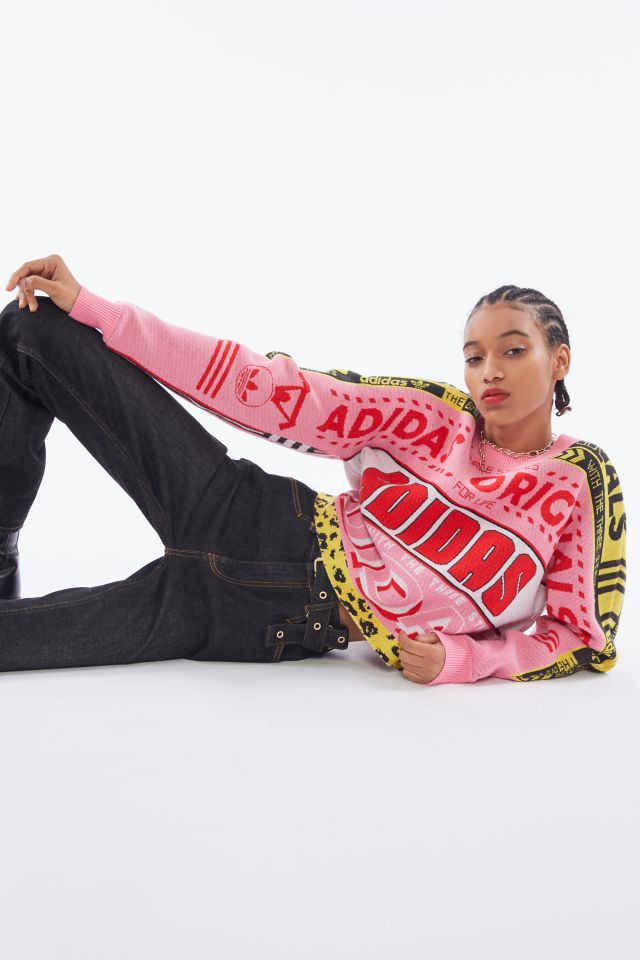 Adidas originals scarf print jumper outlet in pink and red