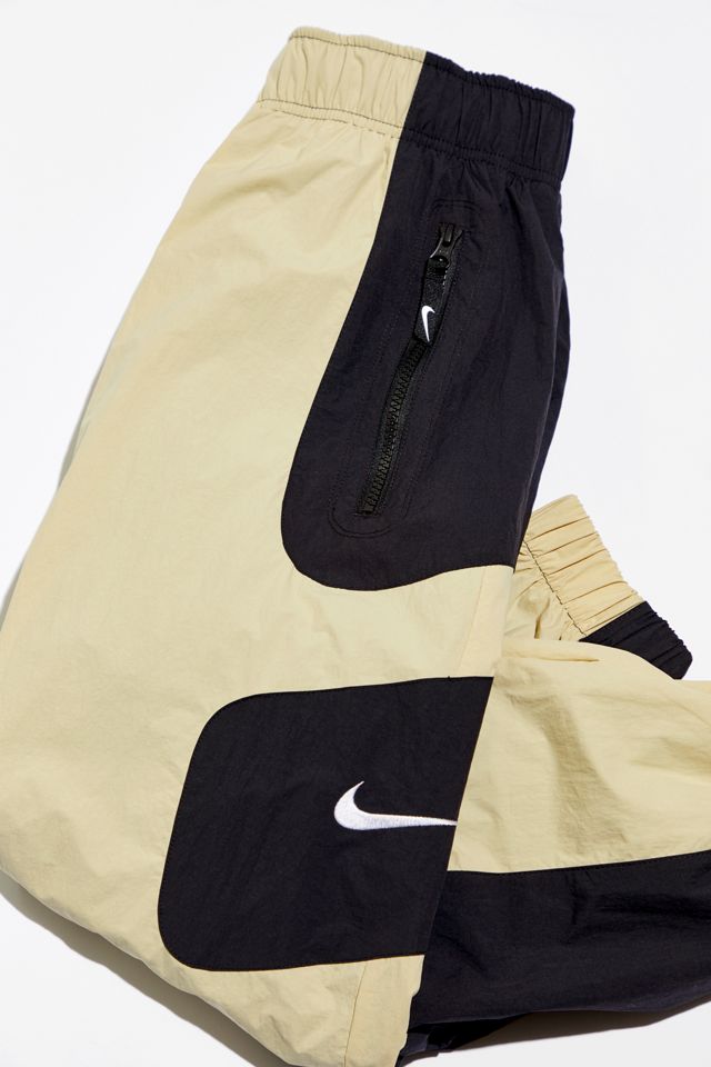 Nike Reissue Woven Track Pant | Urban Outfitters