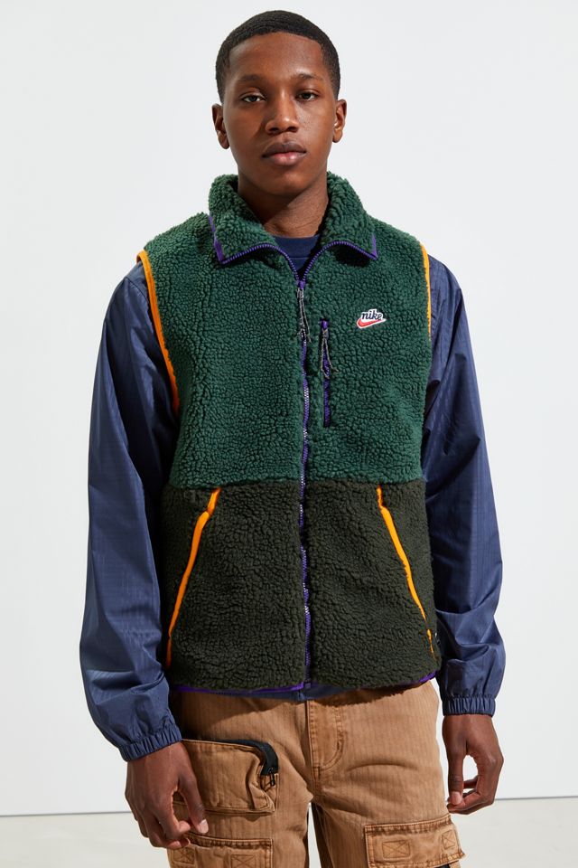 Verbeteren Dagelijks voorwoord Nike Colorblock Winter Fleece Vest | Urban Outfitters