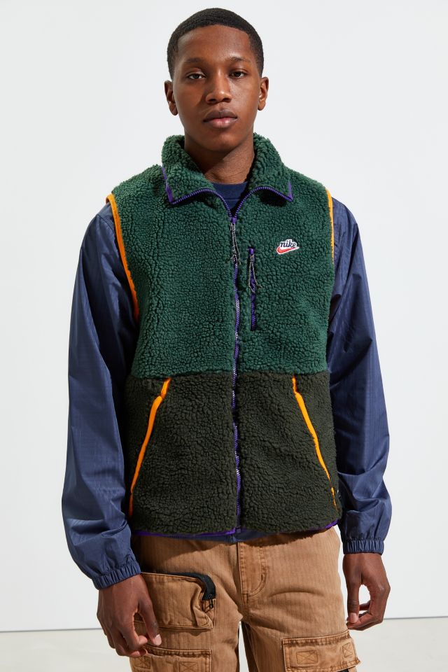 Voorzichtigheid Vervolgen Vertellen Nike Colorblock Winter Fleece Vest | Urban Outfitters