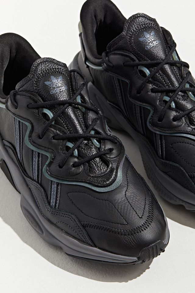 adidas Ozweego Sneaker | Urban Outfitters