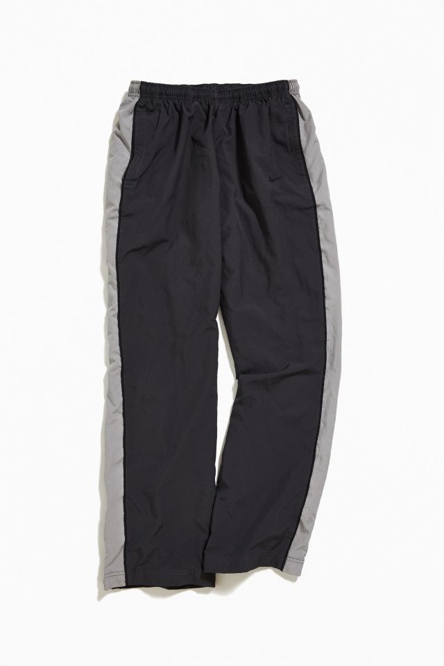 Nike white windbreaker on sale pants