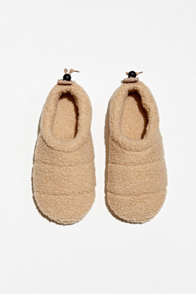 UO Sherpa Slipper |