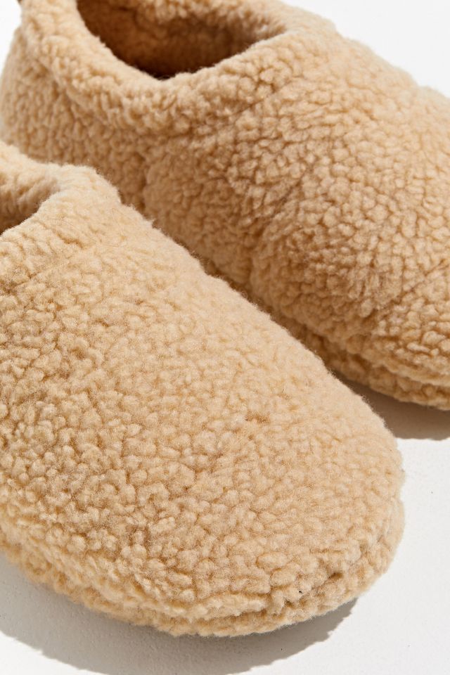 Urban outfitters sherpa slippers hotsell