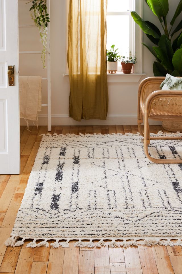 Alex Tufted Rug | Urban Outfitters