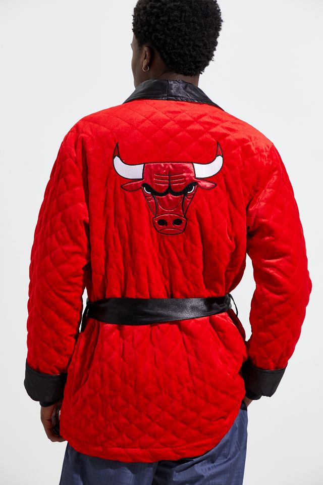 Underboss X NBALAB Chicago Bulls Robe | Urban Outfitters Canada