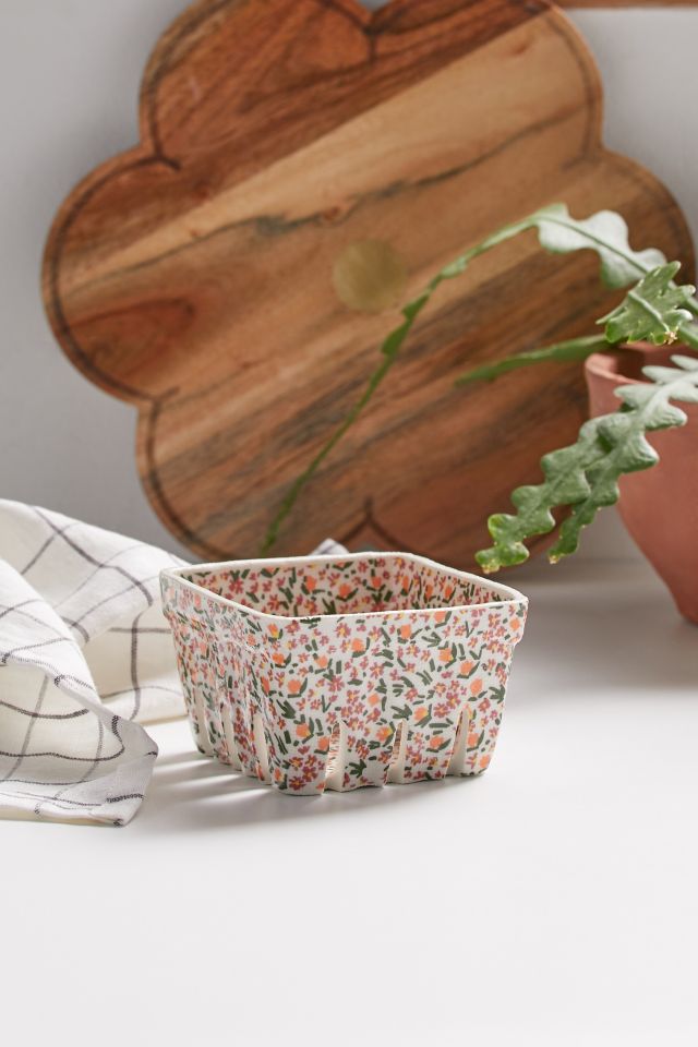 Berry Colander Dish