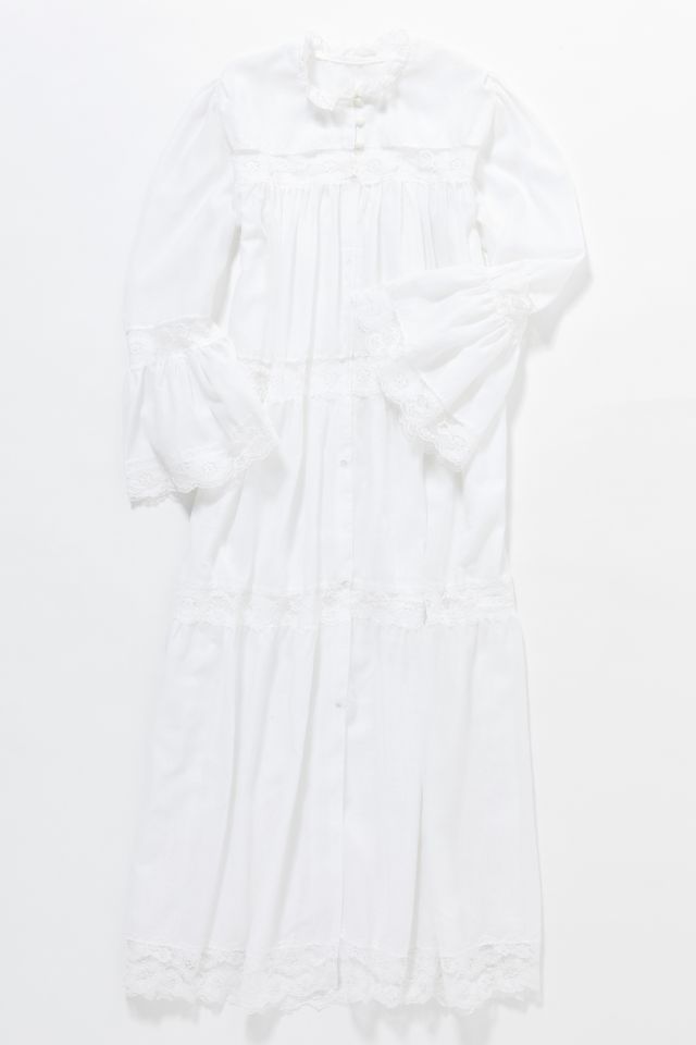 Vintage White Lace Tiered Maxi Dress 