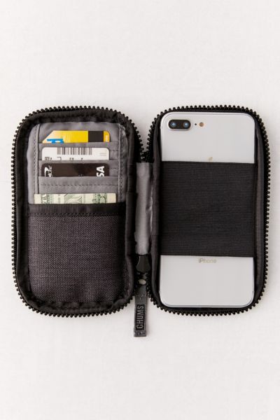 Chums Tech Wallet | Urban Outfitters