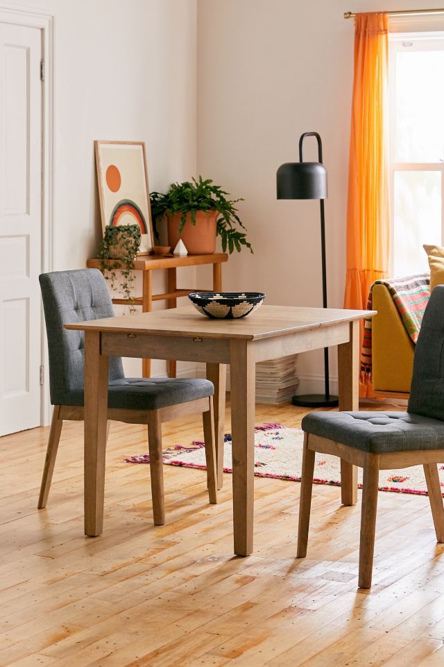 Extendable dining table discount 2 to 4