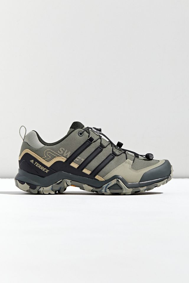 adidas Swift R2 Sneaker | Urban Outfitters