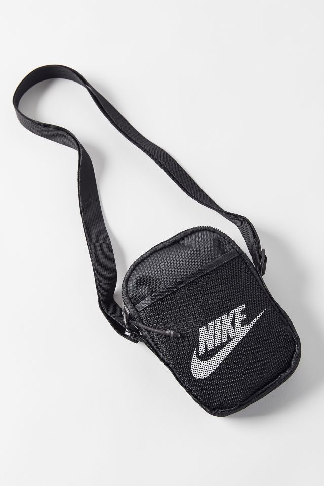 Nike Heritage Small-Item Crossbody Bag