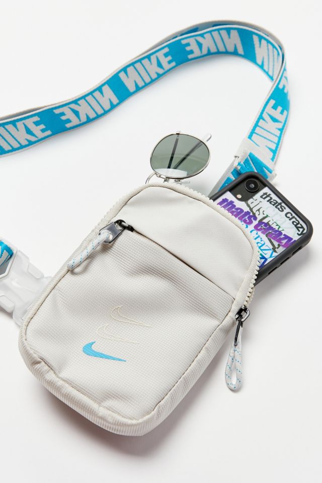 Nike fanny cheap pack urban outfitters