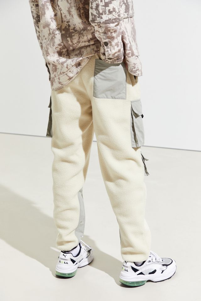 UO Utopia Cargo Trail Sherpa Jogger Pant | Urban Outfitters