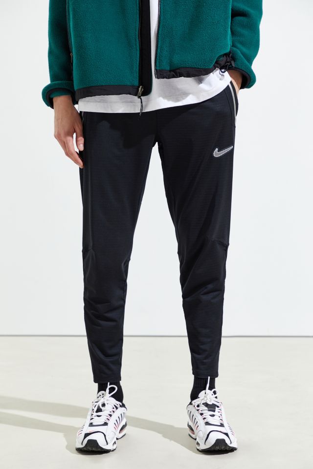 Nike wild best sale run joggers