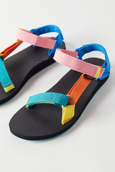 What stores cheap sell tevas