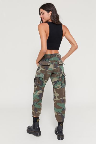 urban outfitters camo cargo pants