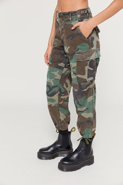 urban outfitters camo cargo pants