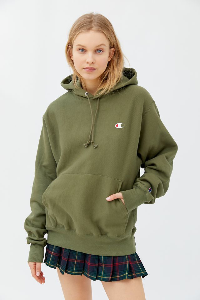 Green champion outlet hoodie urban outfitters