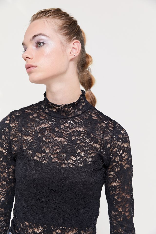 UO Floral Lace Turtleneck Top | Urban Outfitters