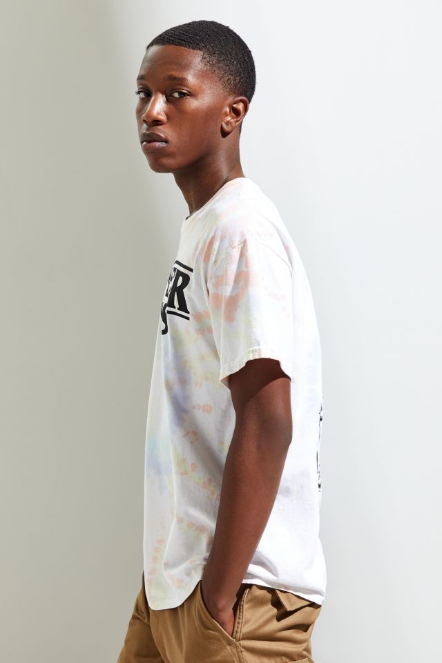 Urban Outfitters - ストレンジャーシングスTシャツ公式 Stranger Things Tie-Dye Tee | Urban Outfitters