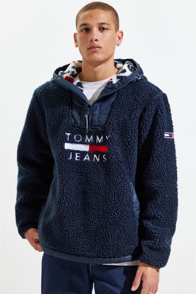 Tommy Jeans Sherpa Popover Hoodie Sweatshirt | Urban Outfitters