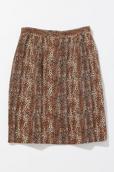 cheetah print skirt        
        <figure class=