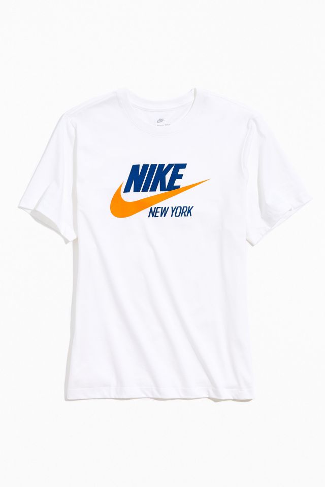 Tシャツ・カットソー NIKE / NEW YORK SWOOSH LOGO T-SHIRT NYC LIMITED WHITE Nike NYC Tee | Urban Outfitters