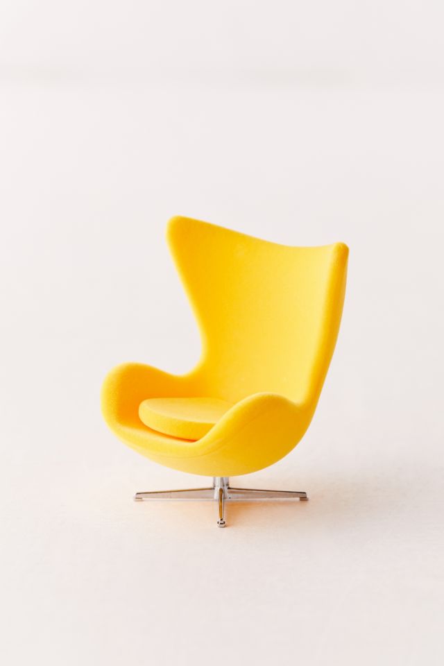 Mini Egg Chair Figure #2