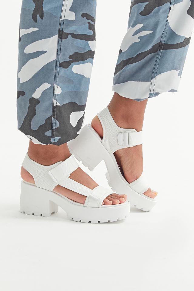 indsigelse tvetydigheden Svane Vagabond Shoemakers Dioon Platform Sandal | Urban Outfitters