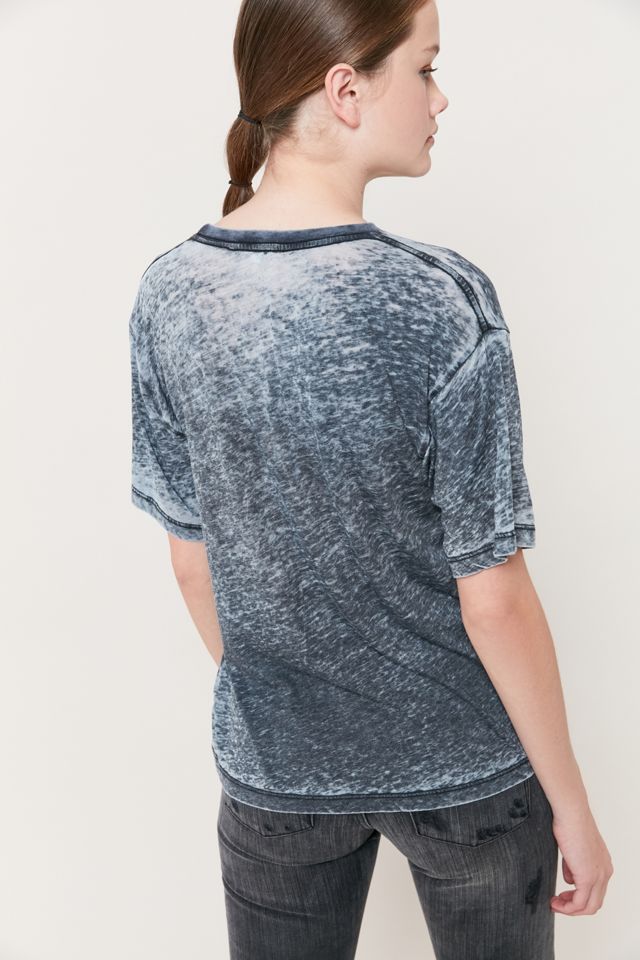 T-shirt délavé avec motif de vague de Future State #2