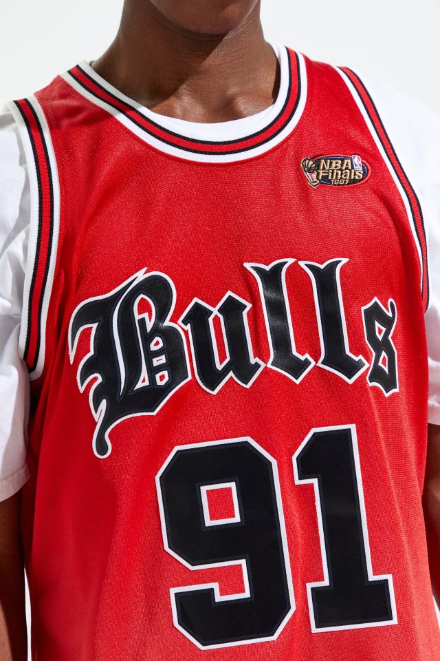 Mitchell & Ness Old English Chicago Bulls Dennis Rodman Basketball Jersey #3