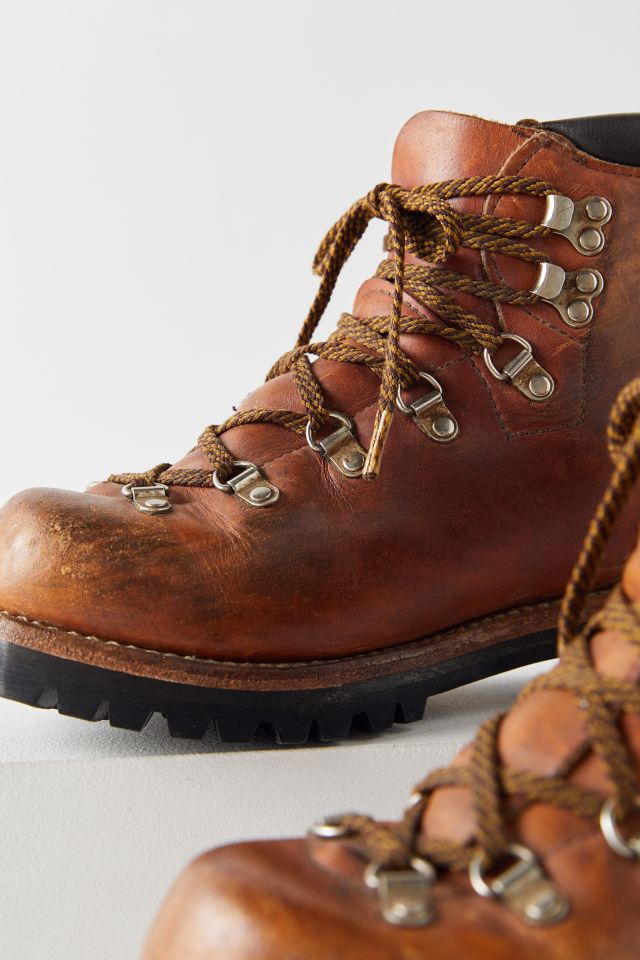 Urban outfitters 2024 hiking boots