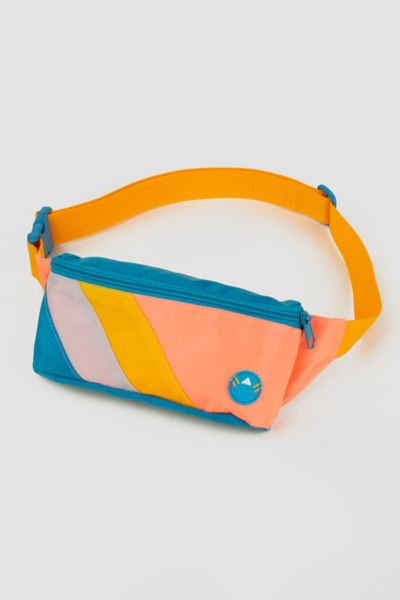 Nike fanny shop pack urban outfitters