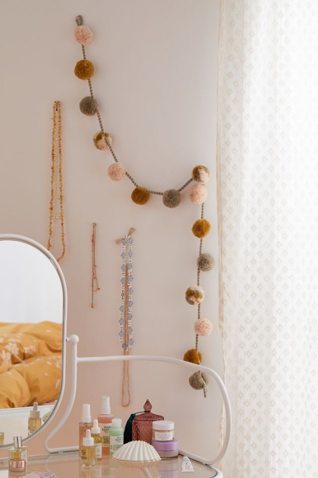 Pompom Garland