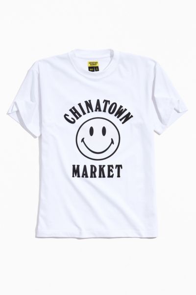 Chinatown Market X Smiley Sun-Reactive Tee | Urban Outfitters