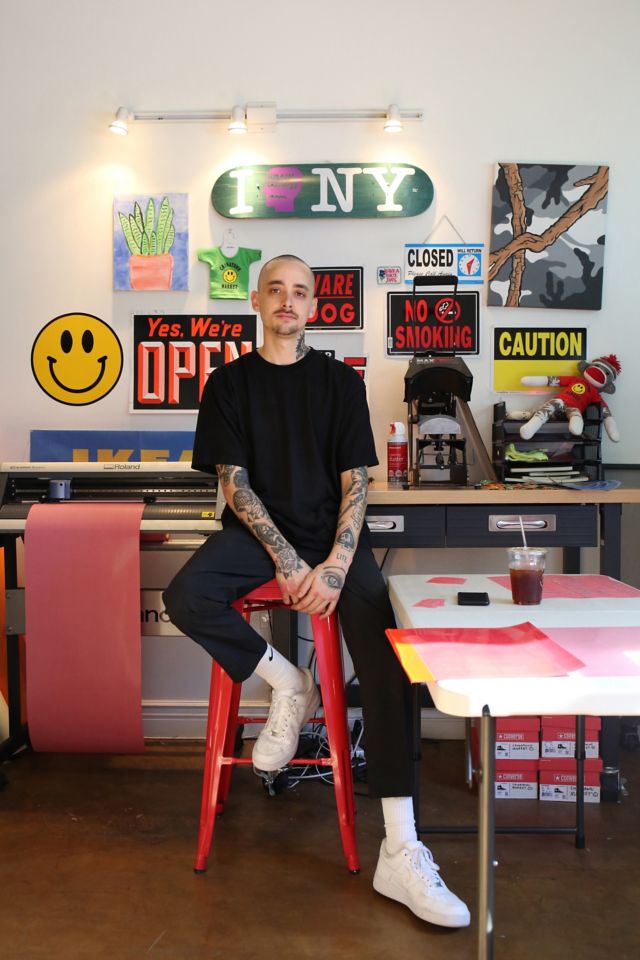 Chinatown Market X Smiley UO Exclusive UV Color-Changing