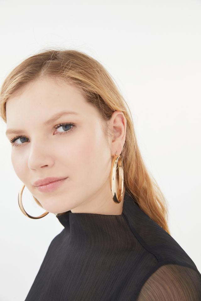 Fiona Large Flat Hoop Earring | Urban Outfitters