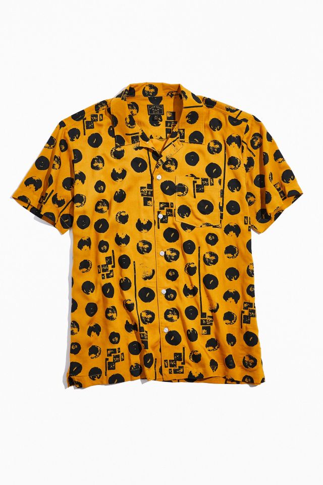 Dark Seas Bear Short Sleeve Button-Down Shirt | Urban Outfitters