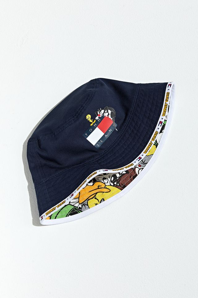Tommy Jeans X Looney Tunes Reversible Bucket Hat | Urban Outfitters