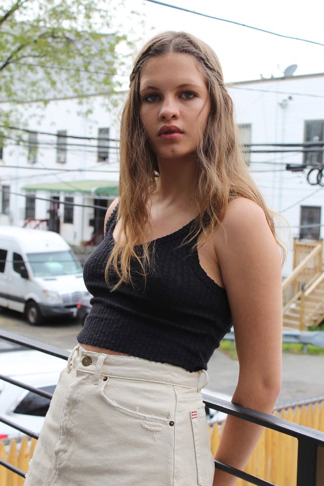 Ribbed Crop Tank Top in Black