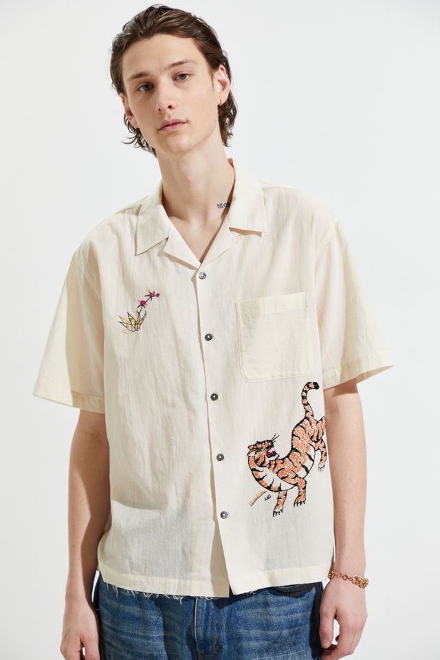 UO Craft Embroidered Tiger Short Sleeve Button-Down Shirt